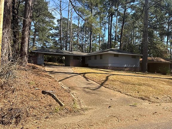 5th image of 1904 Wisteria Dr