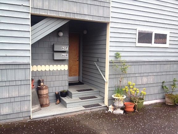 4th image of 639 NW 52nd St