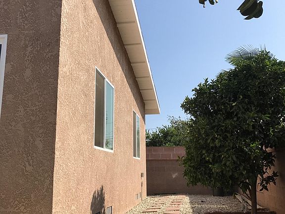 3rd image of 14615 S Saint Andrews Pl #1