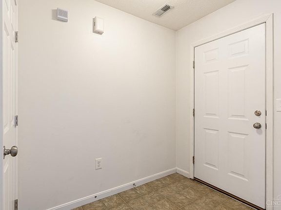 3rd image of 819 W Anson Dr
