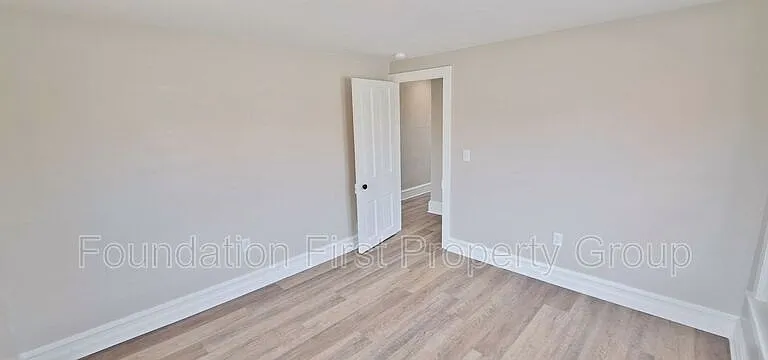 20 W Jackson St — Photo 21