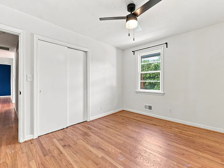 1208 Pineview Ave — Photo 10