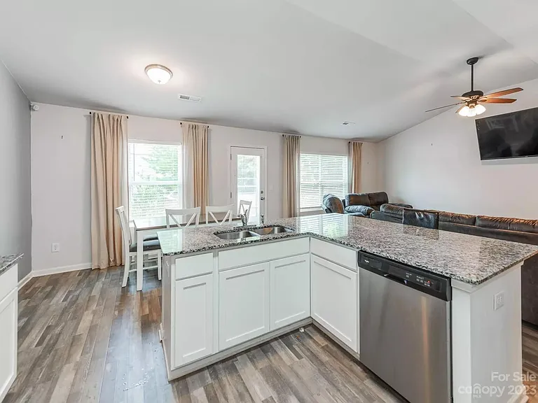 1016 Amberlight Cir #1016 — Photo 9