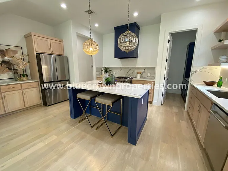 807 S Glasgow Dr — Photo 3