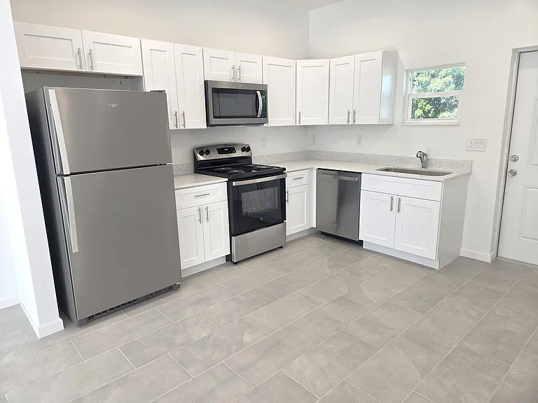 1150 Rahway St E — Photo 9