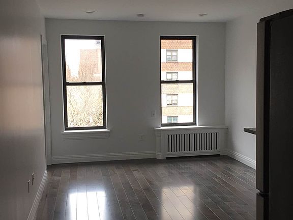 4th image of 2 Manhattan Ave APT 12