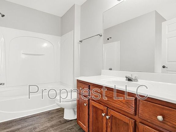 5th image of 771 Barrington Woods Cv #4