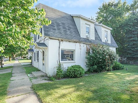3rd image of 125 Church Street S SE