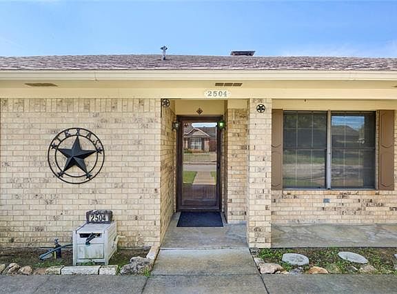 3rd image of 2504 Christi Ln