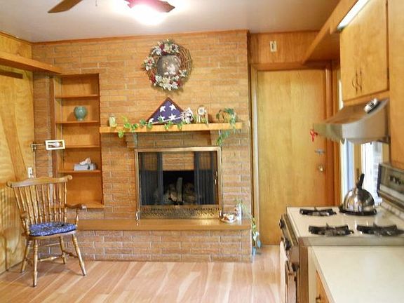 4th image of 410 Parkwood Dr