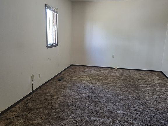 4th image of 804 N Walnut St