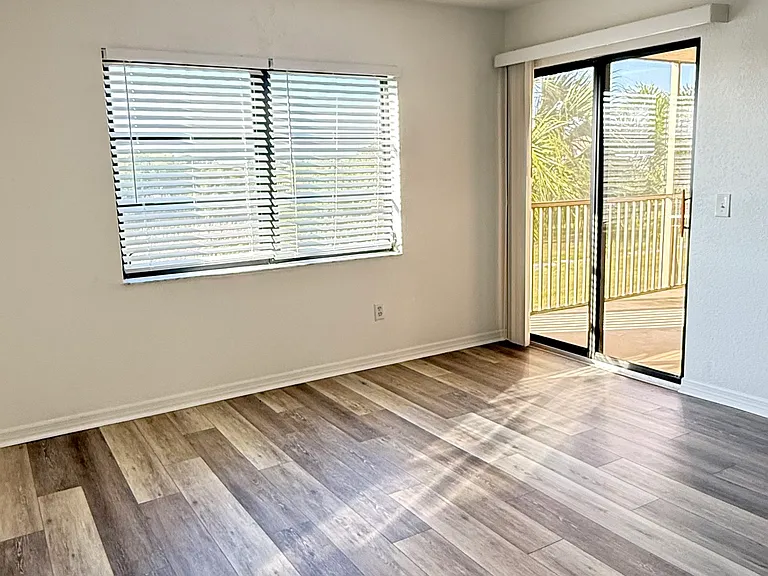 175 Kings Hwy #526 — Photo 19