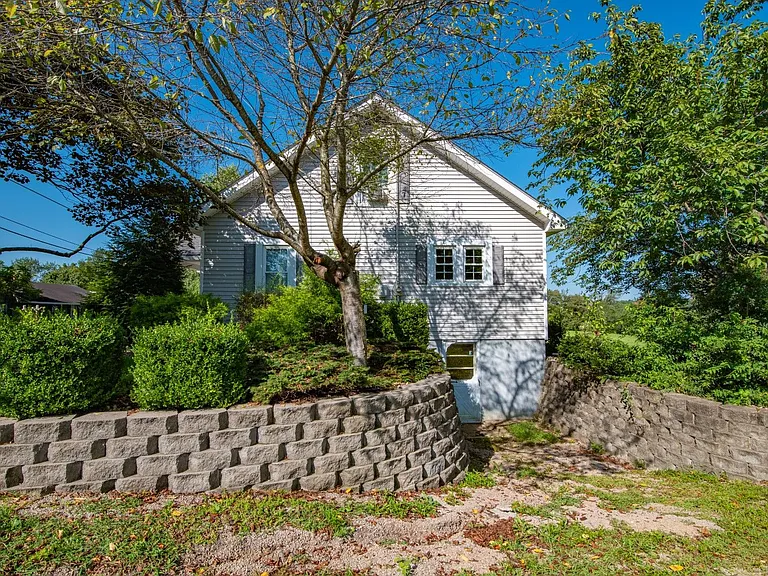 1231 Crume Rd — Photo 9