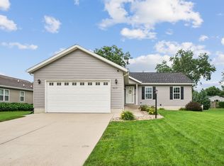 1409 Springbrook Dr, Cedar Falls, IA 50613