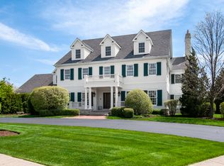 39W541 Walt Whitman Rd, St Charles, IL 60175