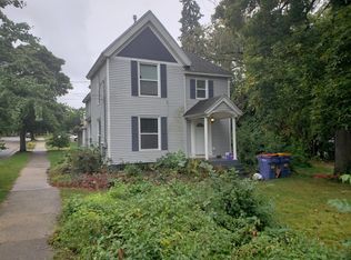 924 Knapp St NE, Grand Rapids, MI
