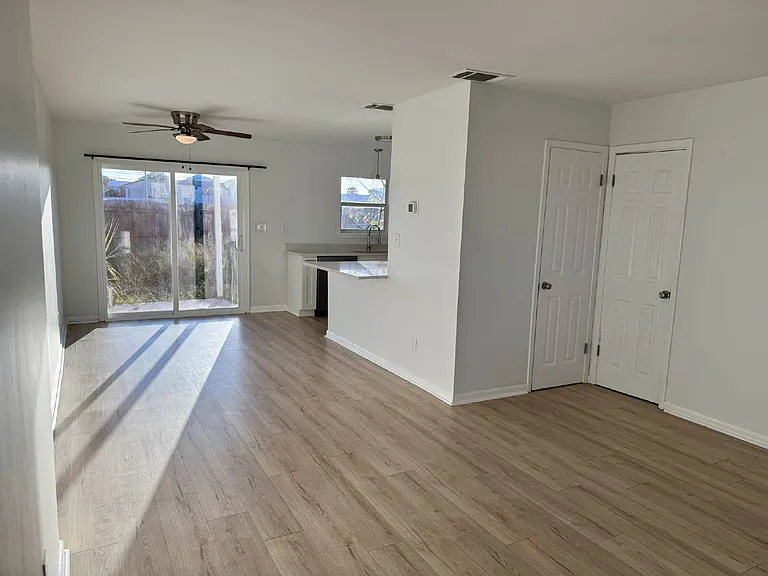8003 Beach Dr #A — Photo 5