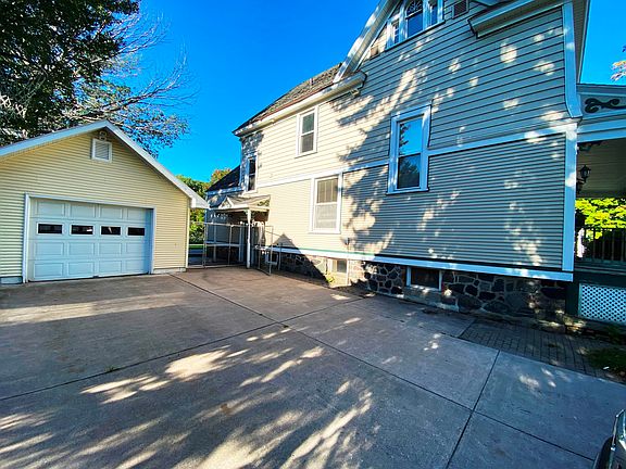 5th image of 312 Armory Pl