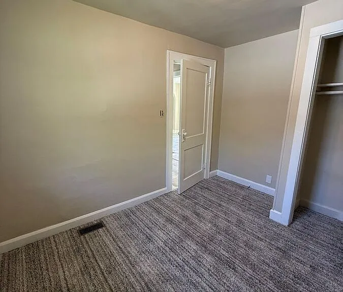 2864 Forest Manor Ave — Photo 16