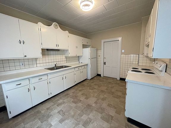 2nd image of 105 Friend St #C