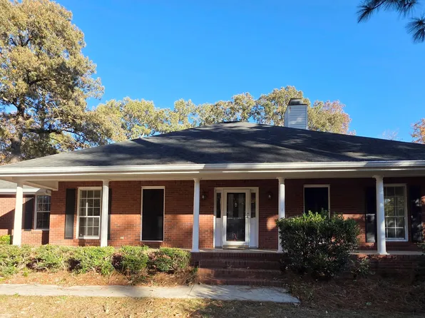 307 Pheasant Ridge Dr, Warner Robins, GA 31088