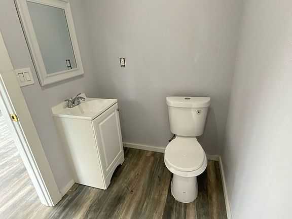 5th image of 505 N Railroad St