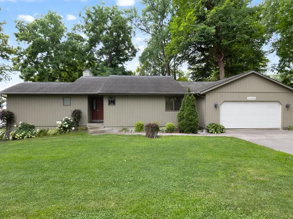 22403 Maple Row St, Cassopolis, MI 49031