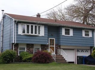 76 4th St, Port Reading, NJ 07064