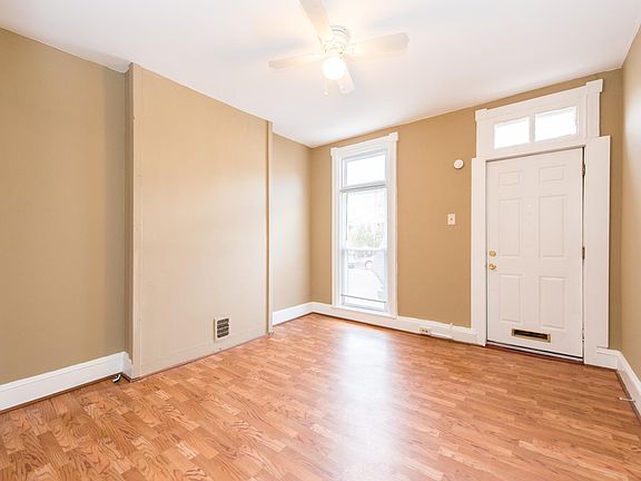 Entrance/Living Area