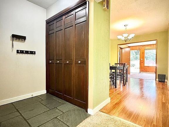 3rd image of 11715 19th Ave NE