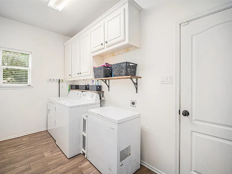 9600 Fox Hill Dr — Photo 26