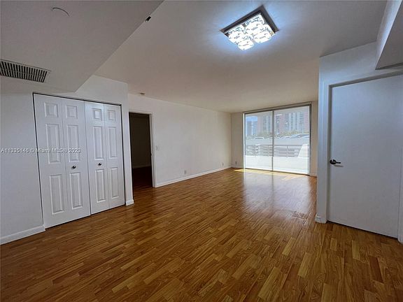 5th image of 3300 NE 191st St APT 418
