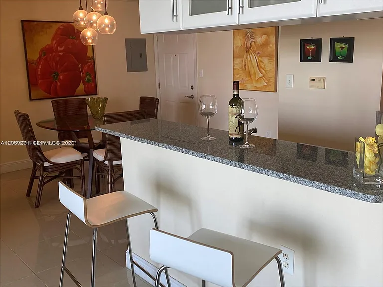 275 NE 18th St #809 — Photo 16