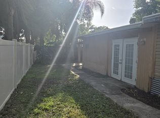 911 S Kingsway Rd, Seffner, FL 33584