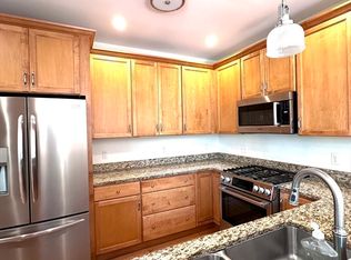 92 Johnson Woods Dr, Reading, MA 01867