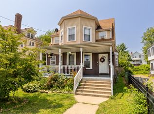 35 Irving St, Hartford, CT 06112