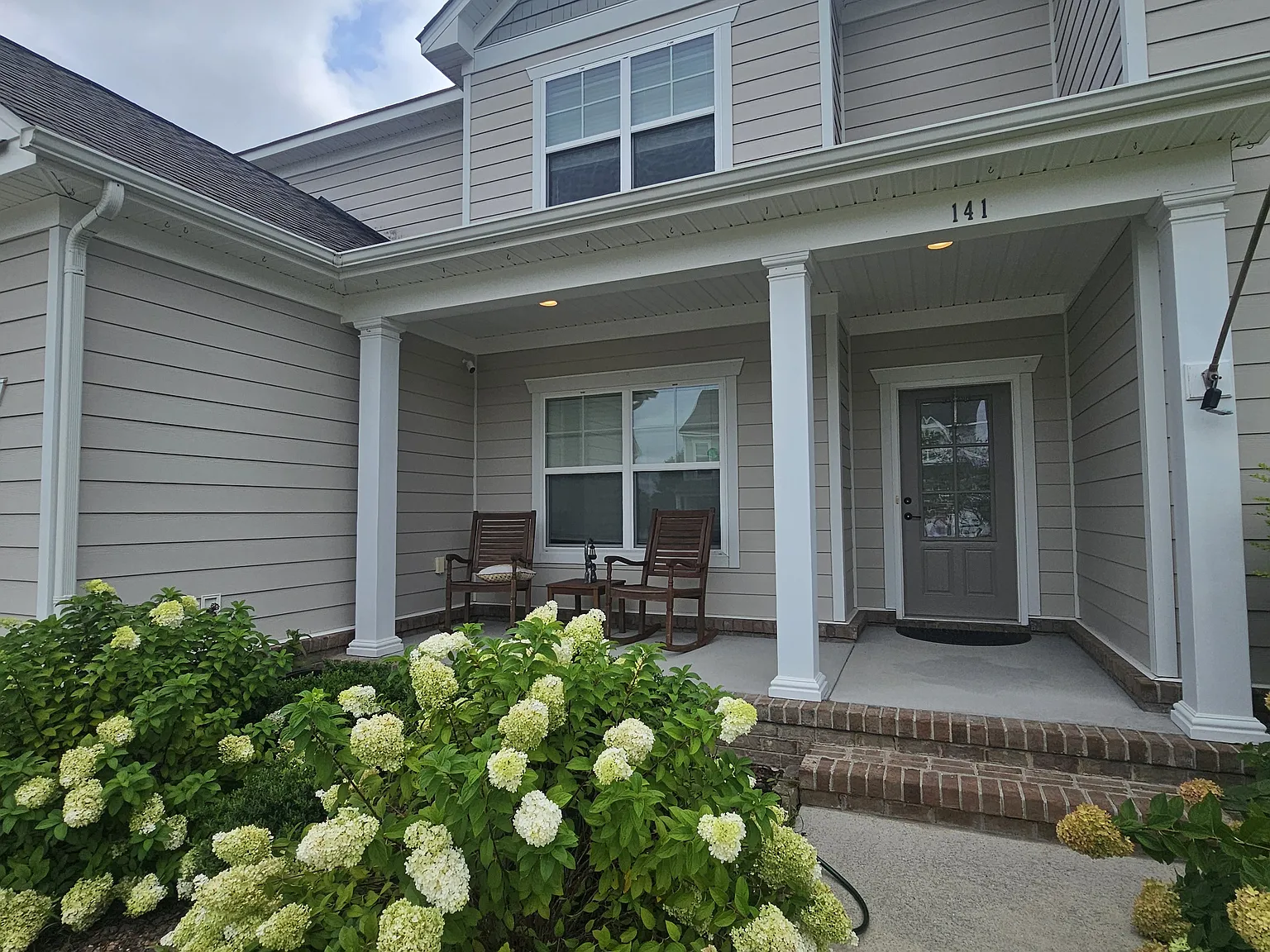 4 bed, 2851 sqft, $4,000 — Photo 3
