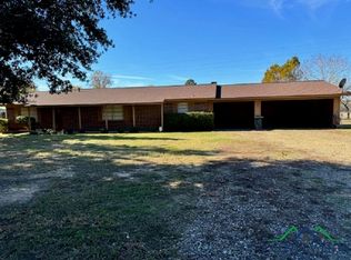 2432 Fm 990, De Kalb, TX 75559
