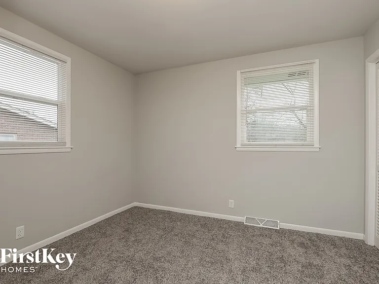 159 Wessington Pl — Photo 12
