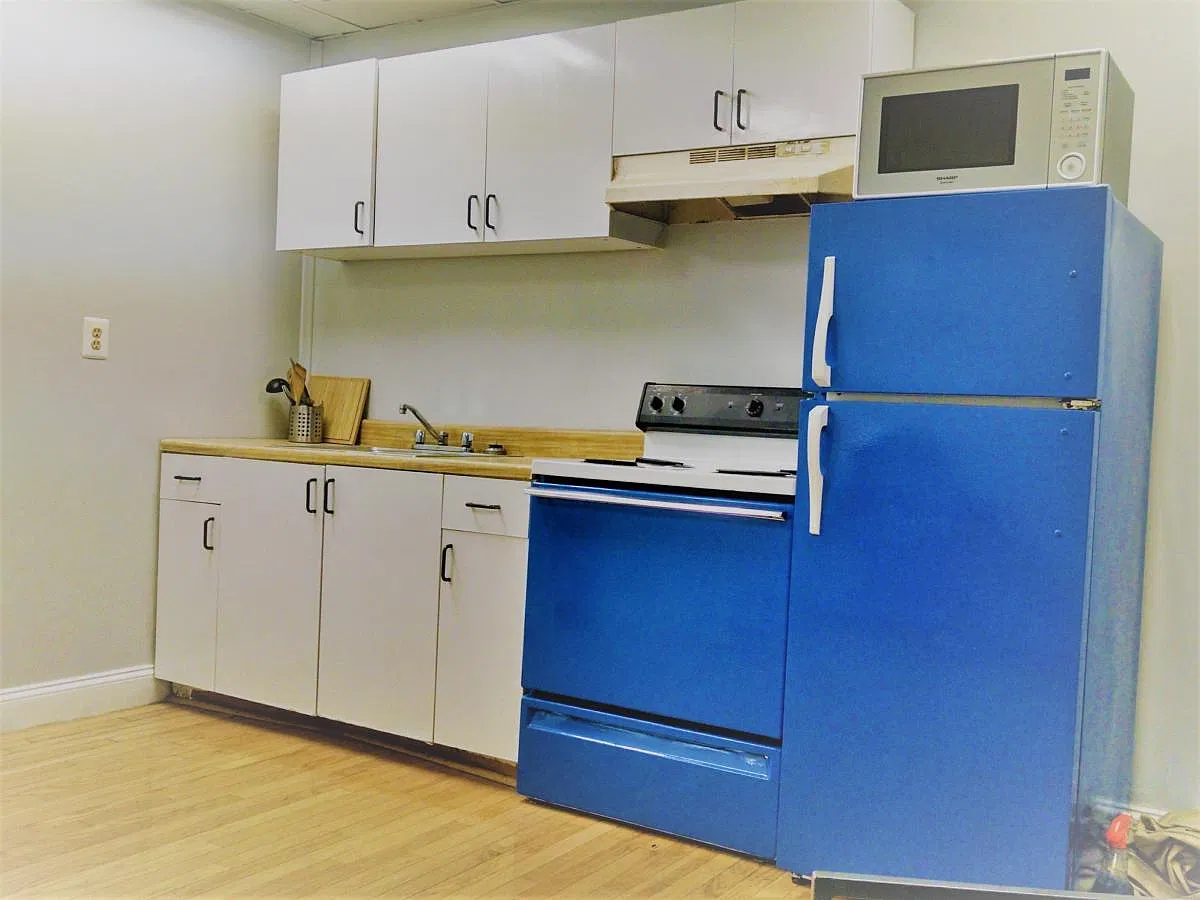 1 bed, 600 sqft, $1,050 — Photo 2