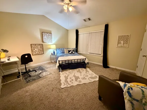 1725 Harvey Mitchell Pkwy S APT 1430, College Station, TX 77840