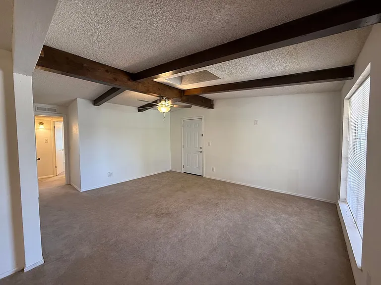 728 Spencer St — Photo 10