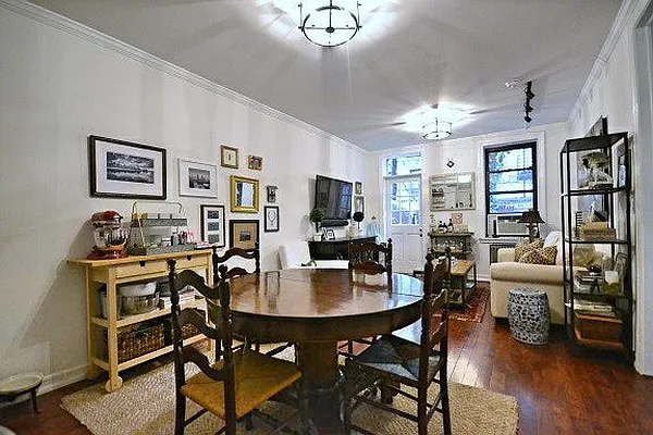 Rented by Bold New York | media 25