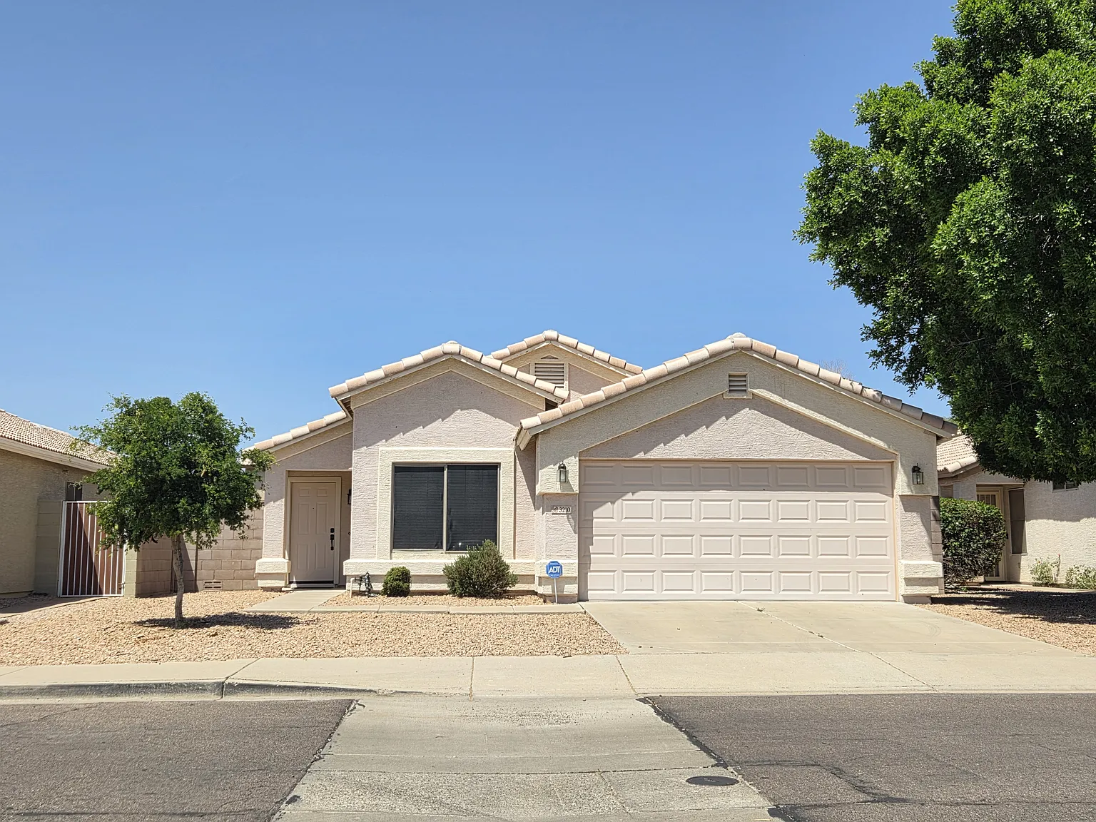 3 bed, 1310 sqft, $2,150 — Photo 1