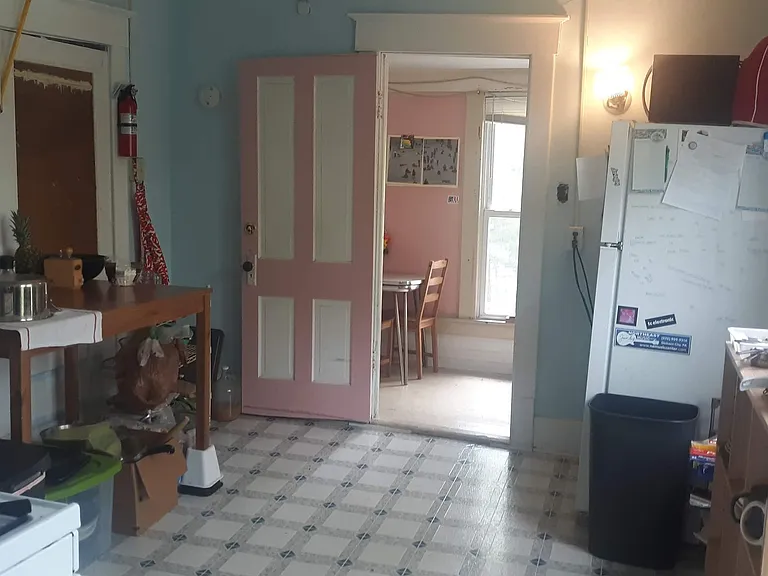 509 S Race St — Photo 3