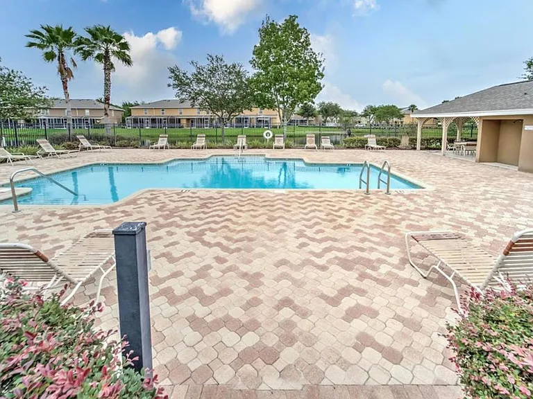 10704 Chesham Hill Ct — Photo 19