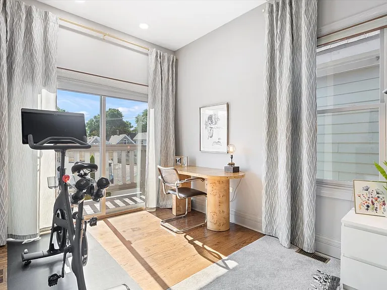 2453 N Richmond St — Photo 17