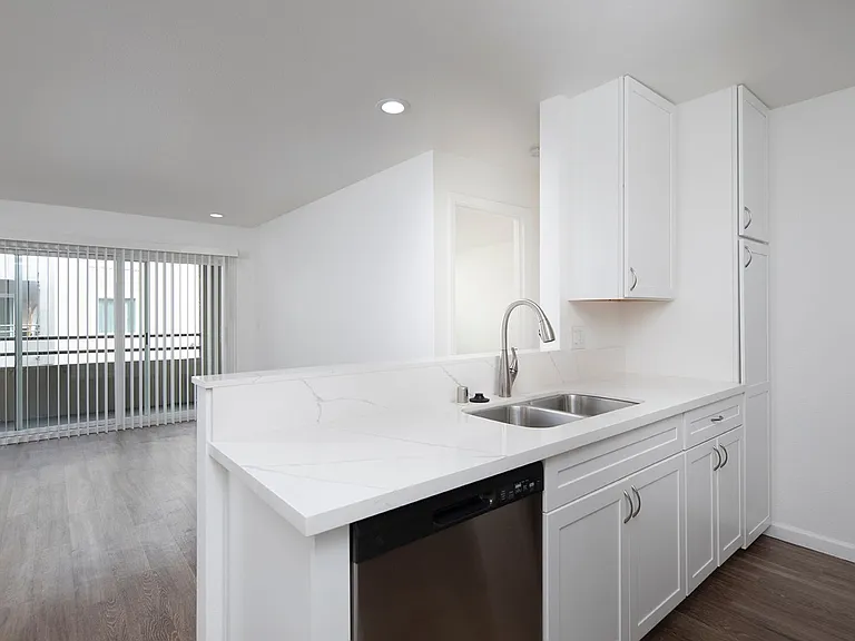 Mission Pacific Apartments — Photo 66