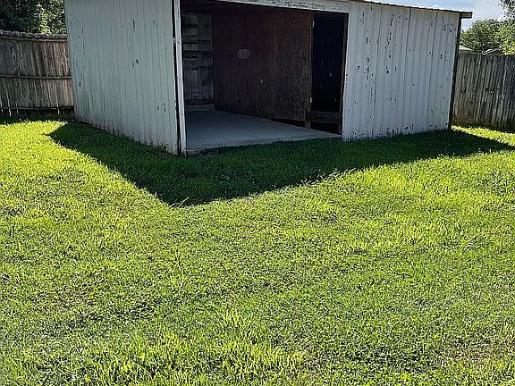 4th image of 189 Thompson Dr