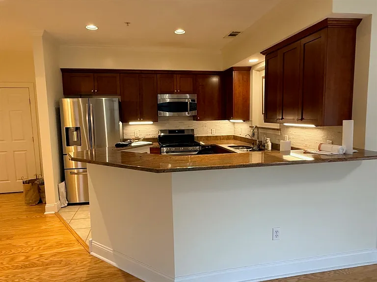2000 Davenport Ave #2107 — Photo 14